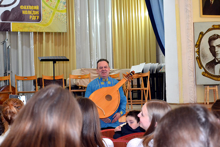 г��� 2025 ���� ������