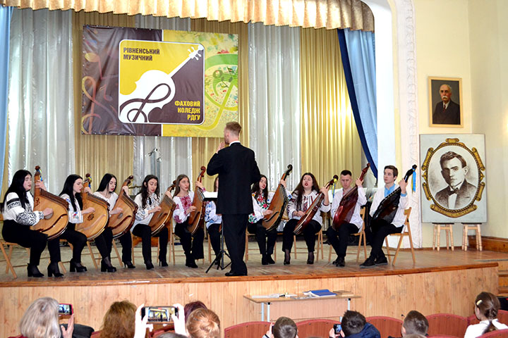 г��� 2025 ���� ������