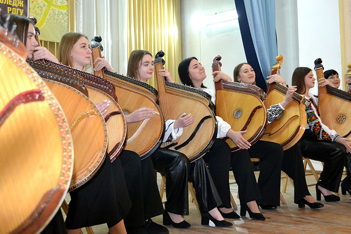 г��� 2025 ���� ������